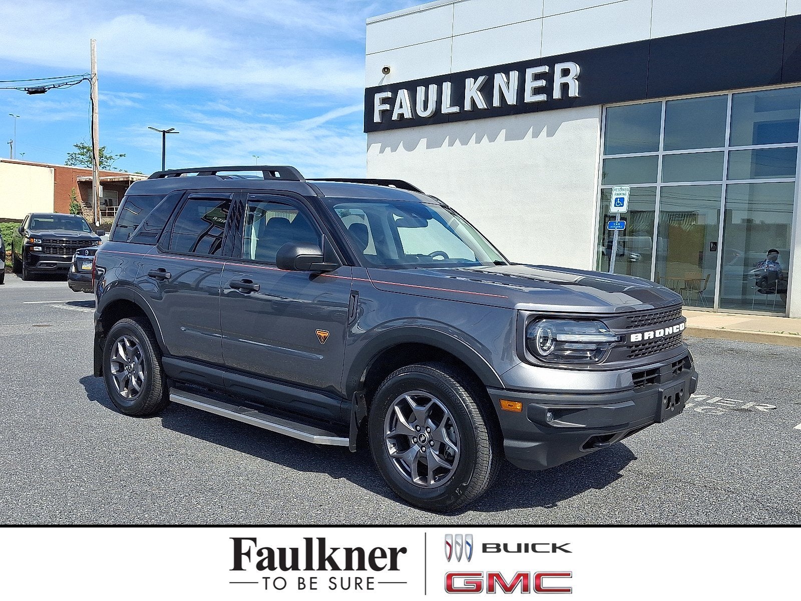 2023 Ford Bronco Sport Badlands in Gray — front three-quarter view