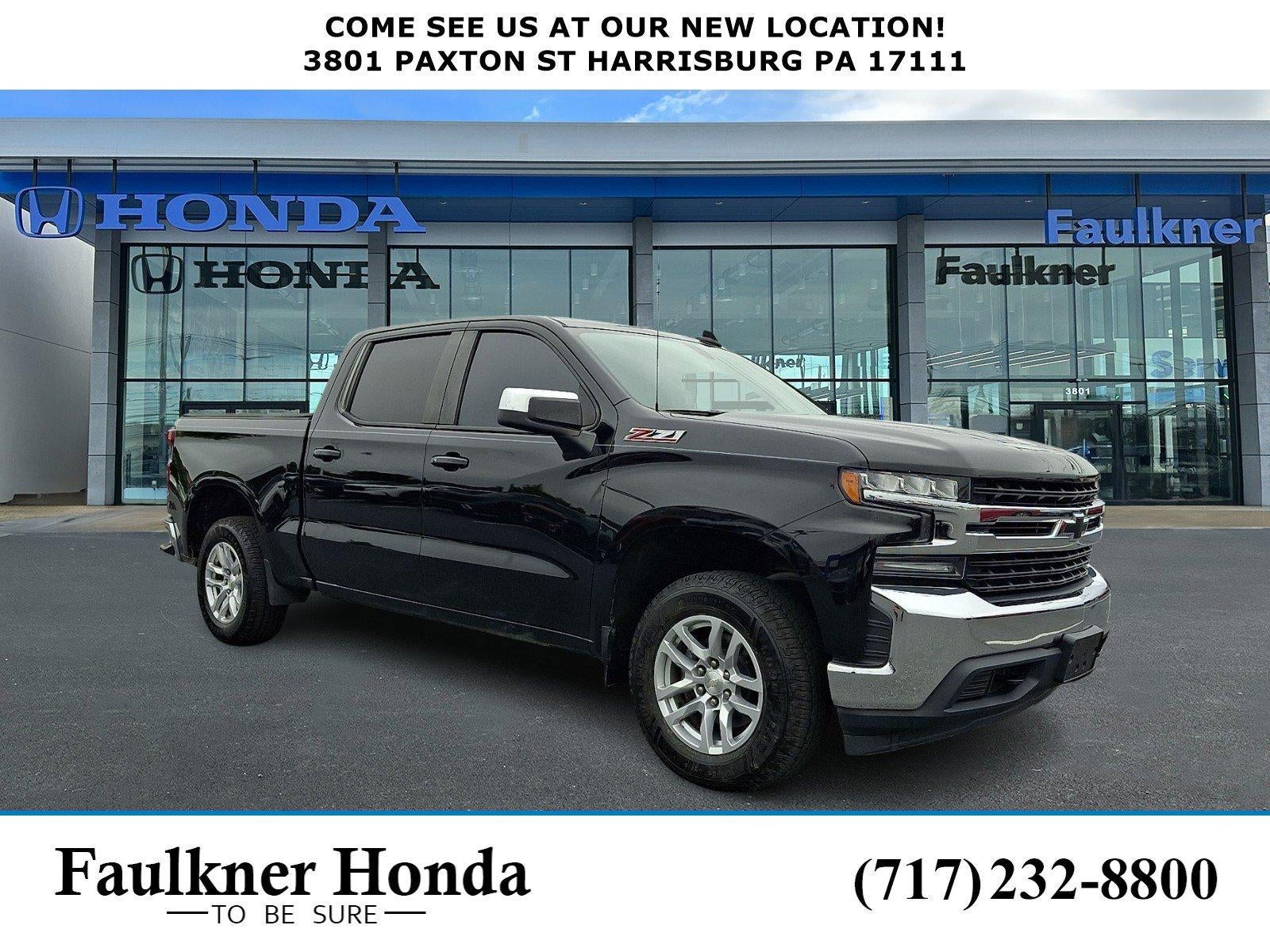 2019 Chevrolet Silverado 1500 Crew Cab Short Box 4-Wheel Drive LT in Black — front three-quarter view