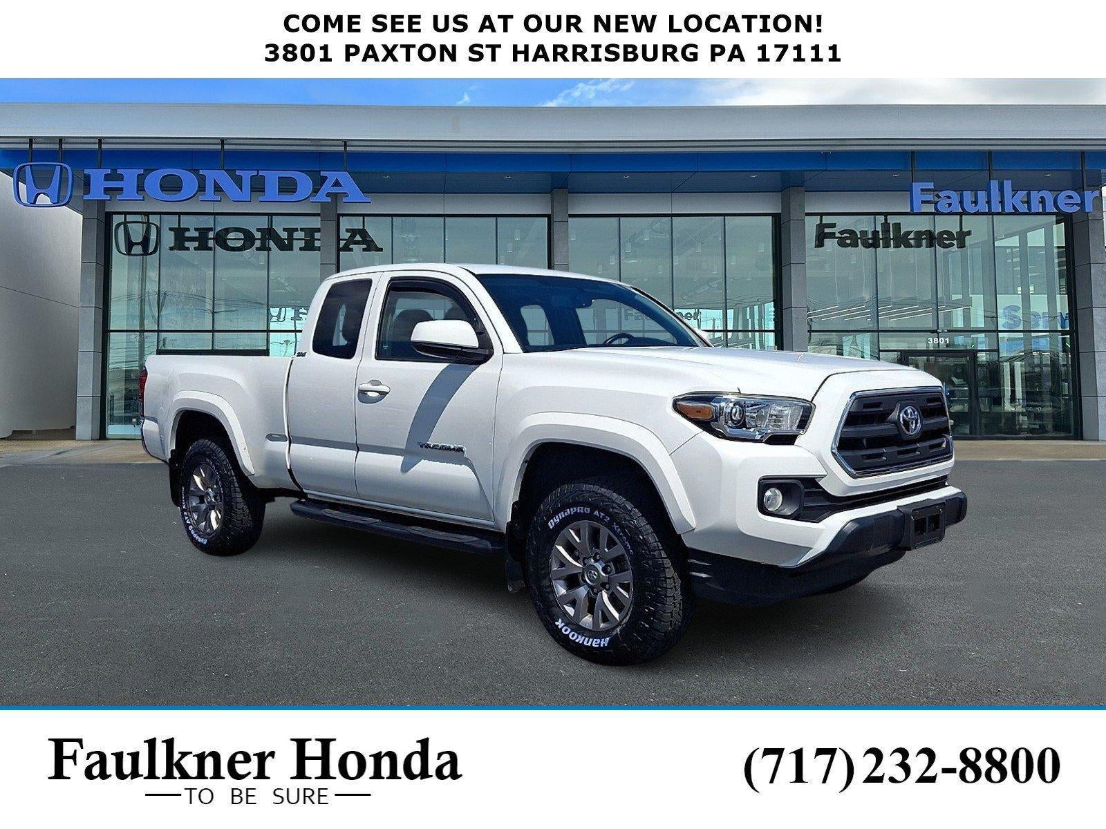 2017 Toyota Tacoma SR5 Access Cab 6' Bed V6 4x4 AT (SE) in Super White — front three-quarter view