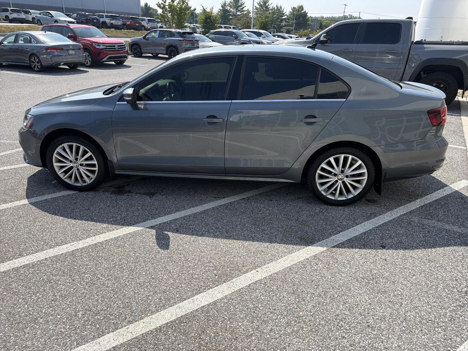 2016 Volkswagen Jetta — rear three-quarter view