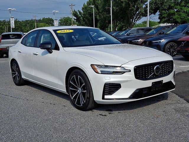 2025 Volvo S60 Plug-In Hybrid
