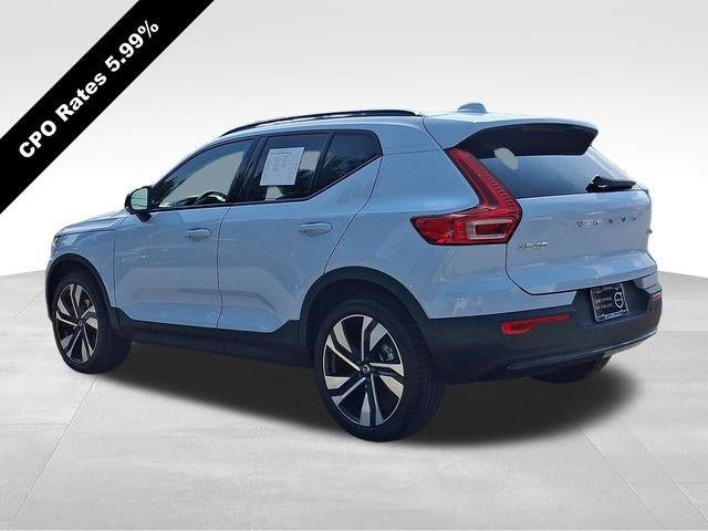 2024 Volvo XC40 — detail view