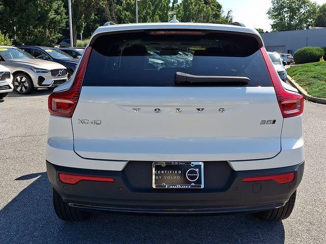 2025 Volvo XC40 — detail view