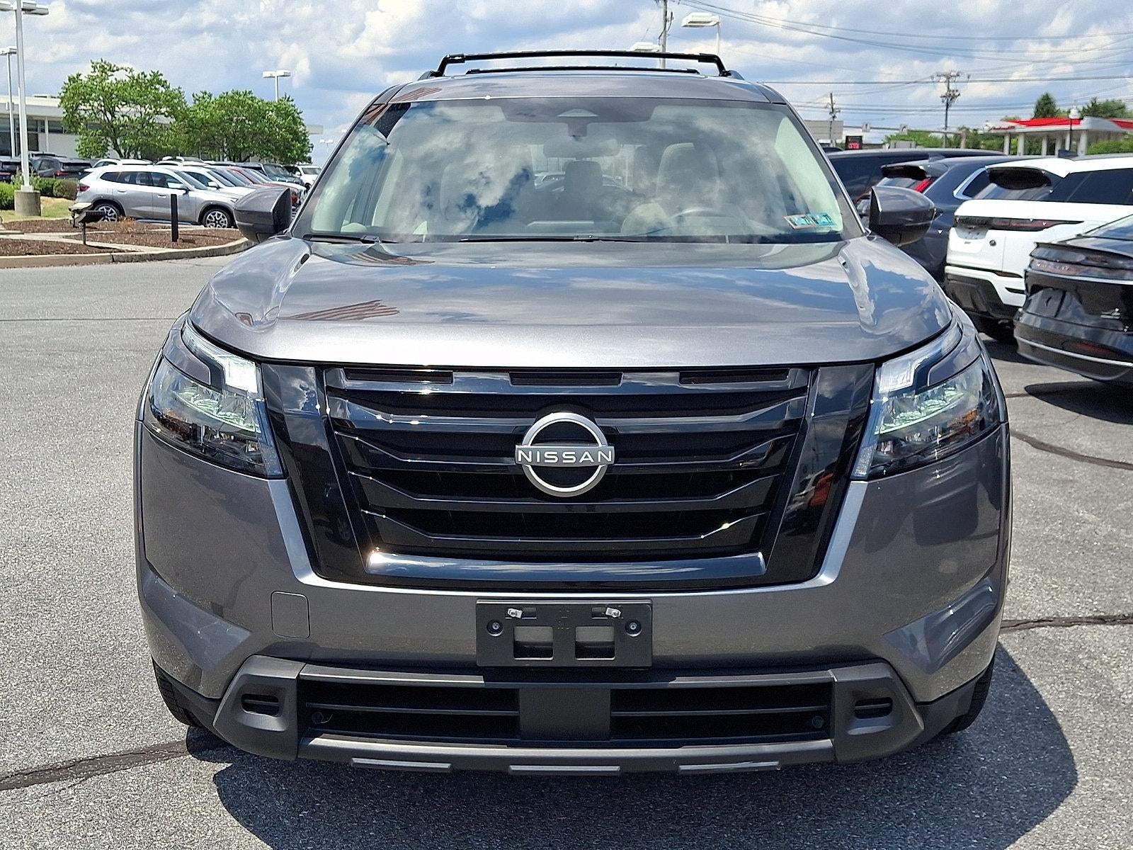 2023 Nissan Pathfinder — side profile view
