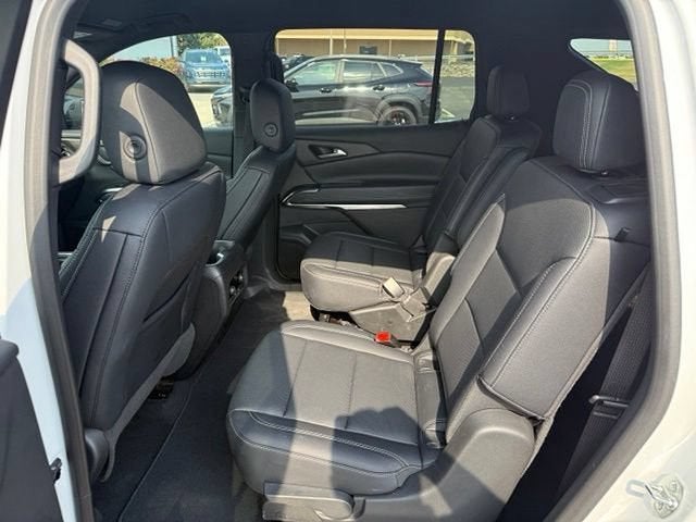 2025 Chevrolet Traverse — detail view
