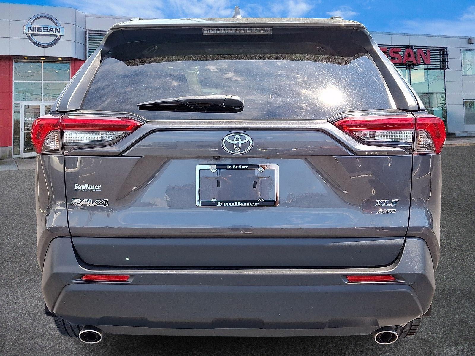 2019 Toyota RAV4 — detail view